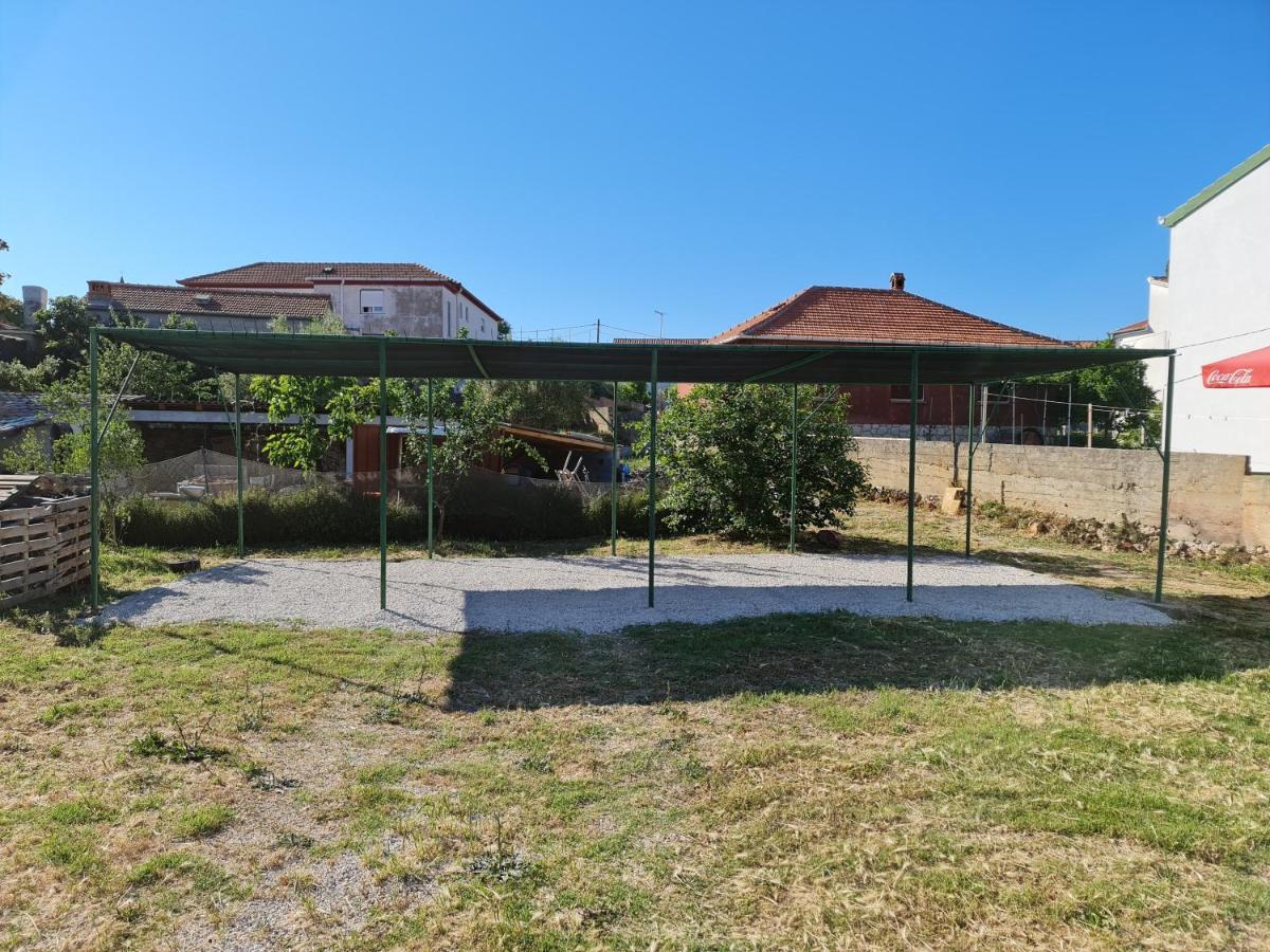 Apartmani Lenka Ugljan Exteriér fotografie