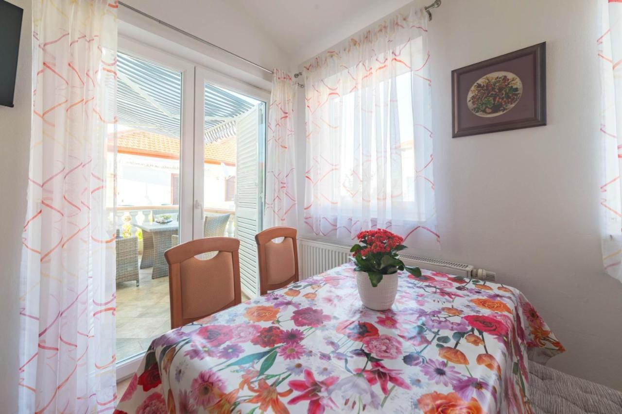 Apartmani Lenka Ugljan Exteriér fotografie